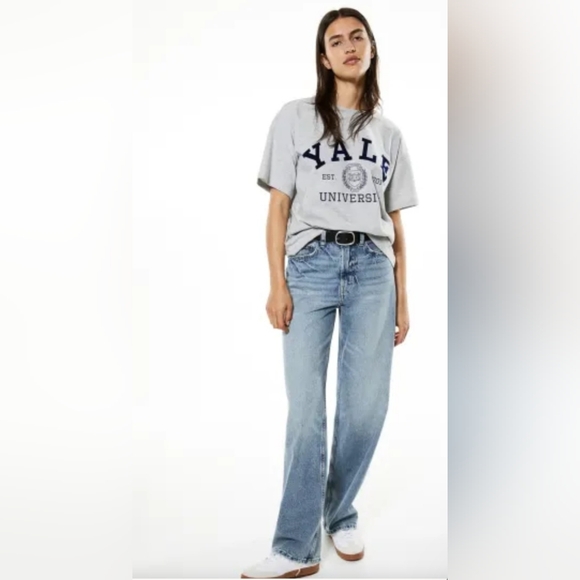 H&M Oversized Printed Tee in Cotton Jersey with Yale University on Front - Picture 3 of 13